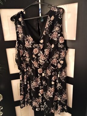 Black Sleeveless Floral Ruffled Hem Romper With Pink Roses